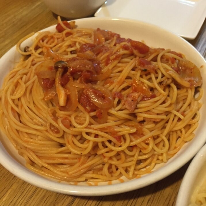 トマトとシメジのスパゲティ